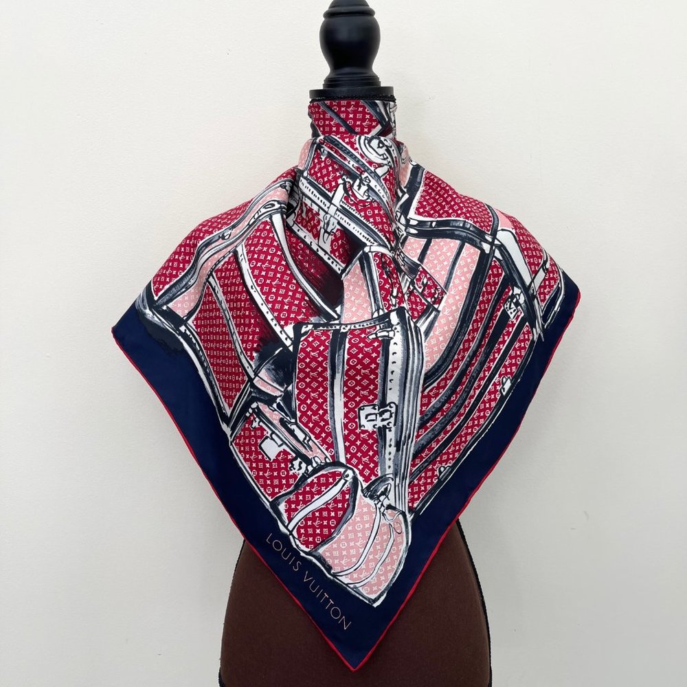 New Louis Vuitton Scarf Trunks & Luggage Monogram Blue Red Silk Wrap